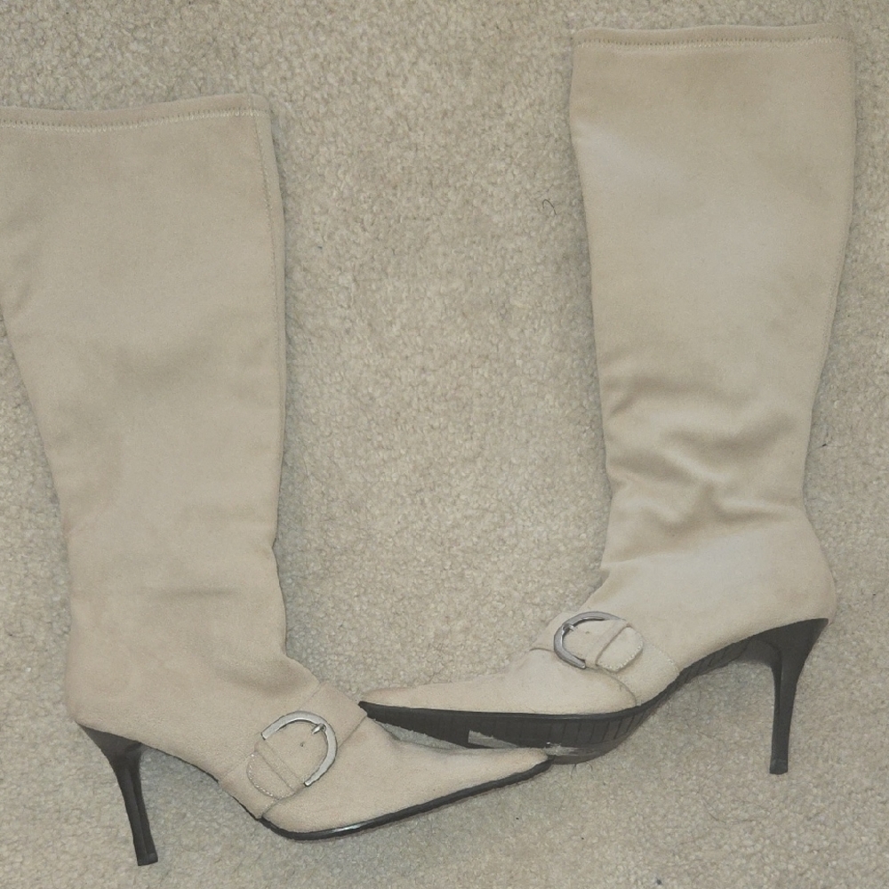 Amanda Smith Cream Heeled Boots
